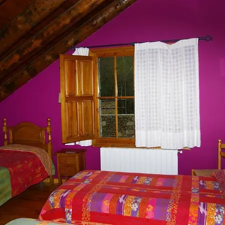 圣克鲁斯旅馆 招待所 Santa Cruz de la Serós