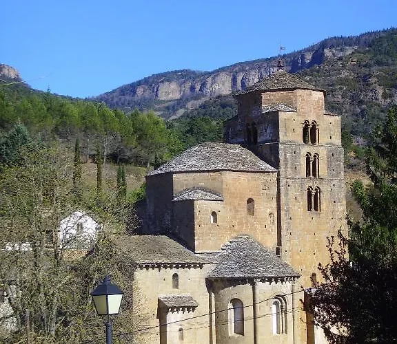Hosteleria Santa Cruz ゲストハウス Santa Cruz de la Serós