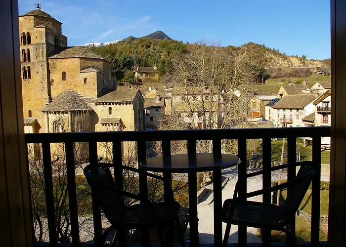 Hosteleria Santa Cruz ゲストハウス Santa Cruz de la Serós