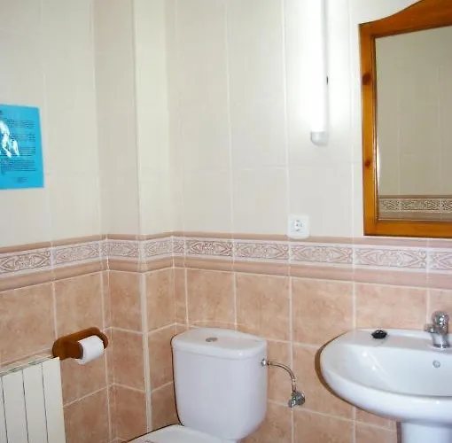 Hosteleria Santa Cruz ゲストハウス Santa Cruz de la Serós