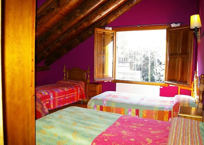 Hosteleria Santa Cruz ゲストハウス Santa Cruz de la Serós